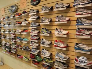 بهترین مراکز خرید کتونی در تهران را بشناسید